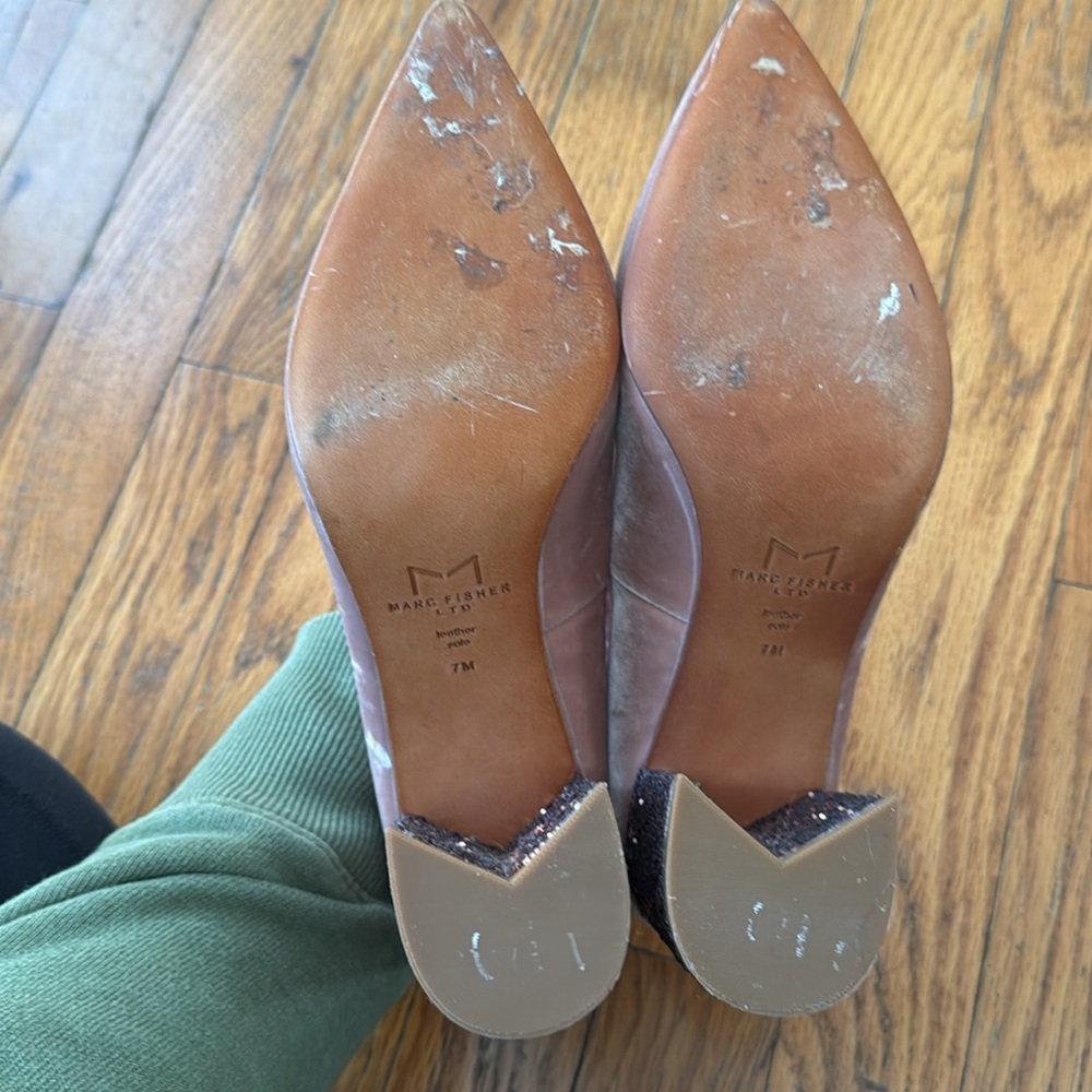 Women's Marc Fisher Zack Velvet & Glitter Pink Block Heel Pumps 7 - Picture 8 of 9